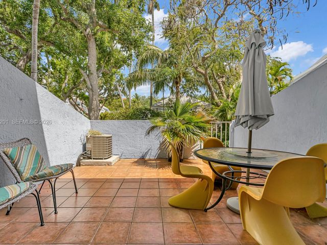 Home for sale at 798 Crandon Blvd 16-C - photo 6931531