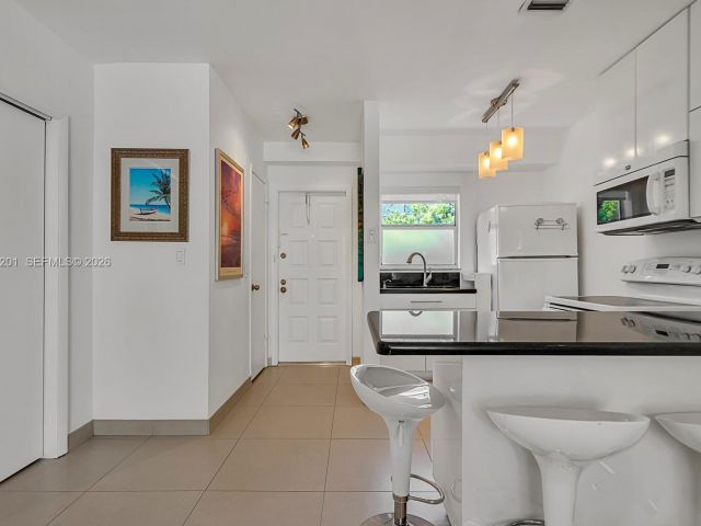 Home for sale at 798 Crandon Blvd 16-C - photo 6931536