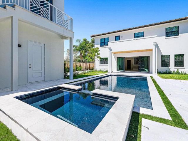 Home for sale at 250 Plymouth Road - photo 6932174