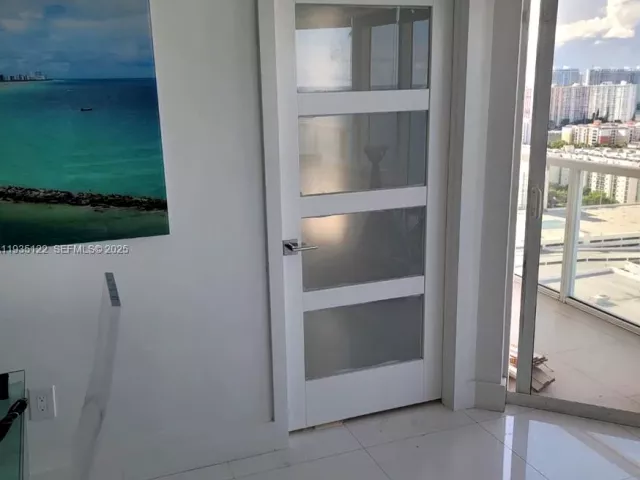 2-bedroom condo for rent in Sunny Isles Beach - 16699 Collins Ave 2507 - MondialRealty
