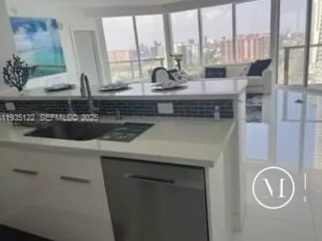 2-bedroom condo for rent in Sunny Isles Beach - 16699 Collins Ave 2507 - MondialRealty