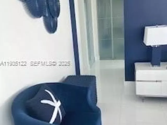 2-bedroom condo for rent in Sunny Isles Beach - 16699 Collins Ave 2507 - MondialRealty