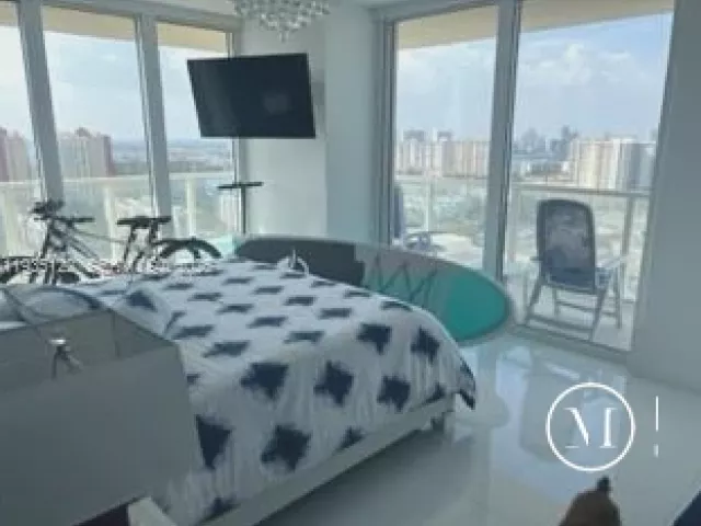 2-bedroom condo for rent in Sunny Isles Beach - 16699 Collins Ave 2507 - MondialRealty