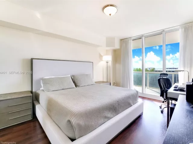 2-bedroom condo for sale in Surfside - 9559 Collins Ave S5-F - MondialRealty