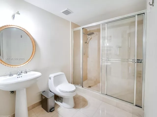 2-bedroom condo for sale in Surfside - 9559 Collins Ave S5-F - MondialRealty