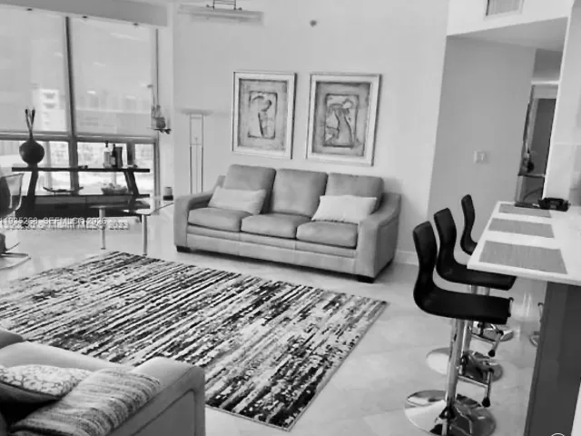 3-bedroom condo for sale in Hollywood - 3101 S Ocean Dr 606 - MondialRealty