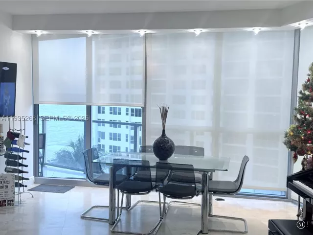 3-bedroom condo for sale in Hollywood - 3101 S Ocean Dr 606 - MondialRealty