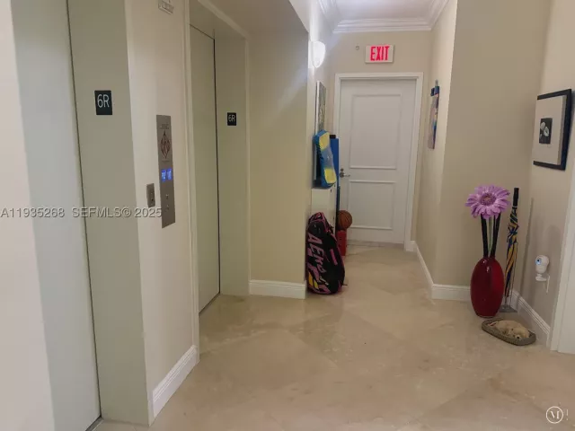 3-bedroom condo for sale in Hollywood - 3101 S Ocean Dr 606 - MondialRealty
