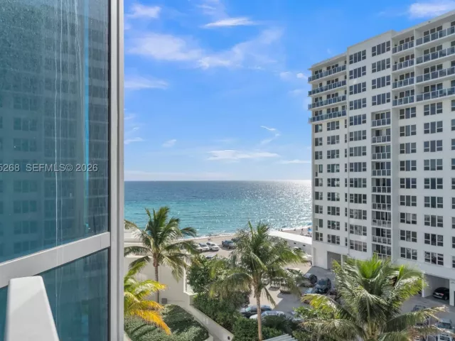 3-bedroom condo for sale in Hollywood - 3101 S Ocean Dr 606 - MondialRealty