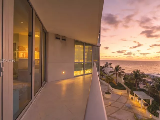 3-bedroom condo for sale in Hollywood - 3101 S Ocean Dr 606 - MondialRealty