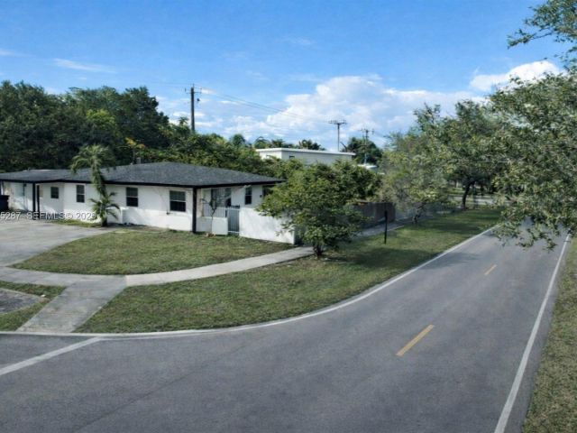 Home for sale at 9201 SW 43rd Ter - photo 7438396