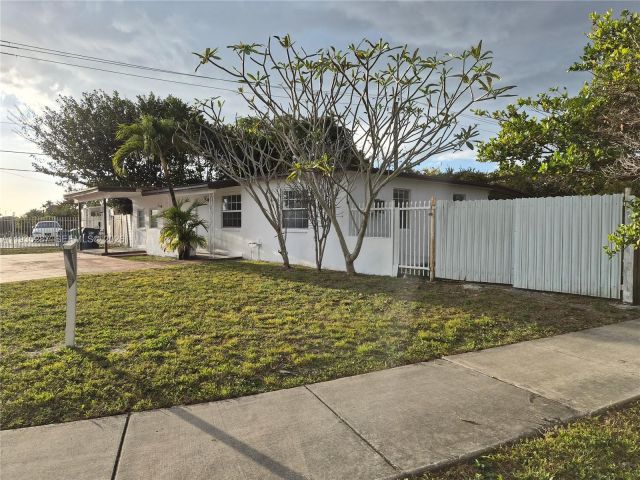 Home for sale at 9201 SW 43rd Ter - photo 7438398