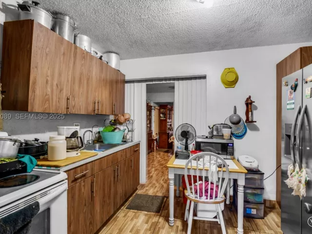 2-bedroom home for sale in Miami - 191 NW 83rd St - MondialRealty