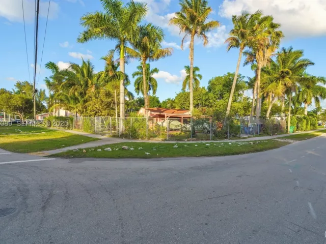 2-bedroom home for sale in Miami - 191 NW 83rd St - MondialRealty