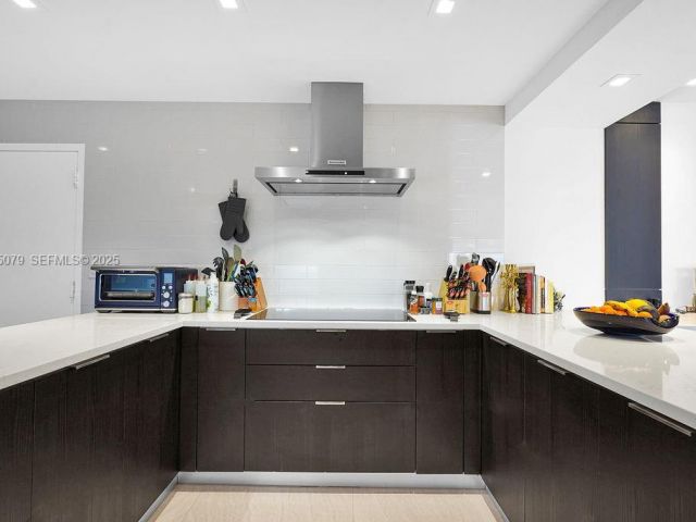 Apartment for sale  Unit #1106 - photo 7385774