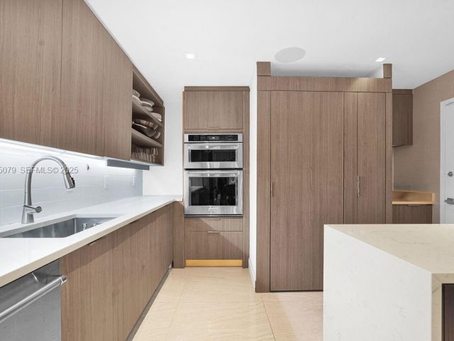 Apartment for sale  Unit #1106 - photo 7385777