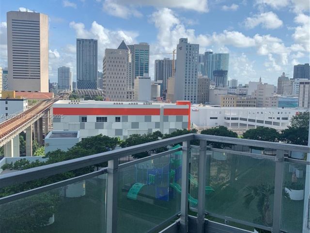 1-bedroom condo for sale in Miami - 90 SW 3rd St 1211 - MondialRealty
