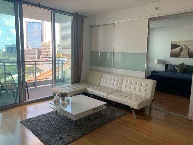 1-bedroom condo for sale in Miami - 90 SW 3rd St 1211 - MondialRealty