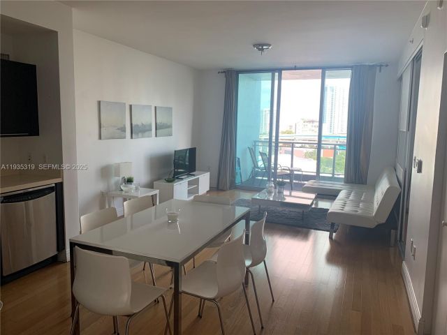 1-bedroom condo for sale in Miami - 90 SW 3rd St 1211 - MondialRealty