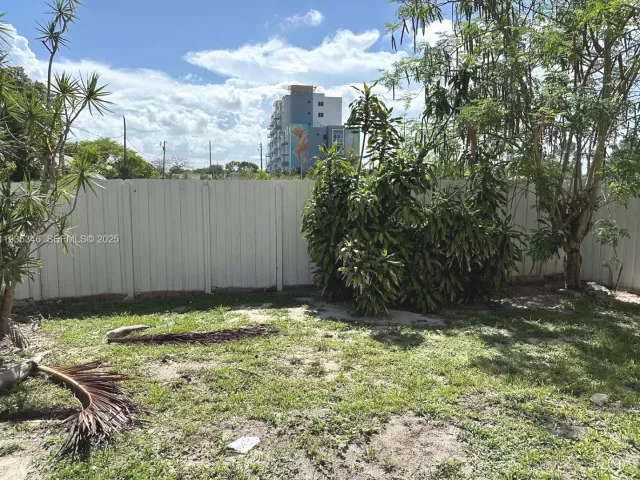 2-bedroom home for sale in Hallandale Beach - 708 SE 3rd Ave Ext 201 - MondialRealty