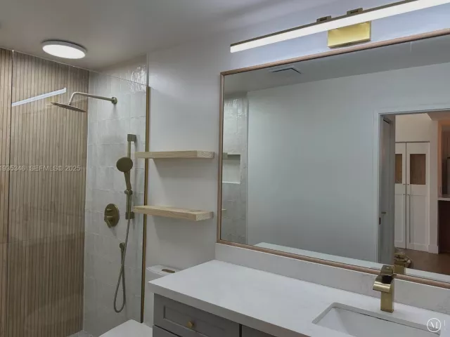 2-bedroom home for sale in Hallandale Beach - 708 SE 3rd Ave Ext 201 - MondialRealty