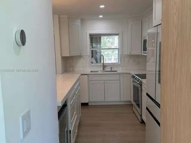 2-bedroom home for sale in Hallandale Beach - 708 SE 3rd Ave Ext 201 - MondialRealty