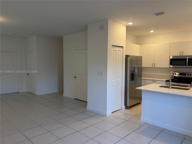 3-bedroom home for rent in Homestead - 2661 SE 10th St 2661 - MondialRealty