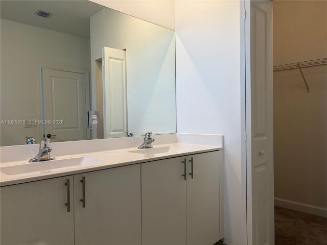 3-bedroom home for rent in Homestead - 2661 SE 10th St 2661 - MondialRealty