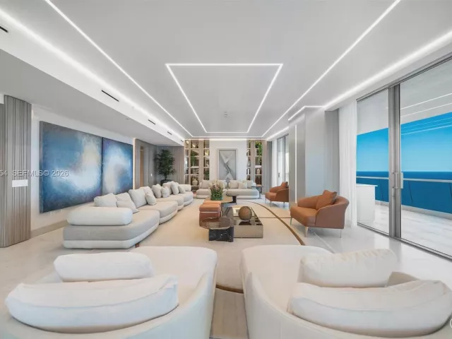 6-bedroom condo for sale in Sunny Isles Beach - 18501 Collins Ave 4003/4004 - MondialRealty