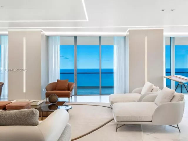 6-bedroom condo for sale in Sunny Isles Beach - 18501 Collins Ave 4003/4004 - MondialRealty