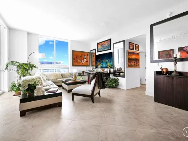 2-bedroom condo for rent in Miami - 1900 N Bayshore Dr 5103 - MondialRealty