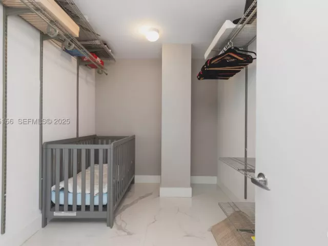 3-bedroom condo for sale in North Miami Beach - 17301 Biscayne Blvd 908 - MondialRealty