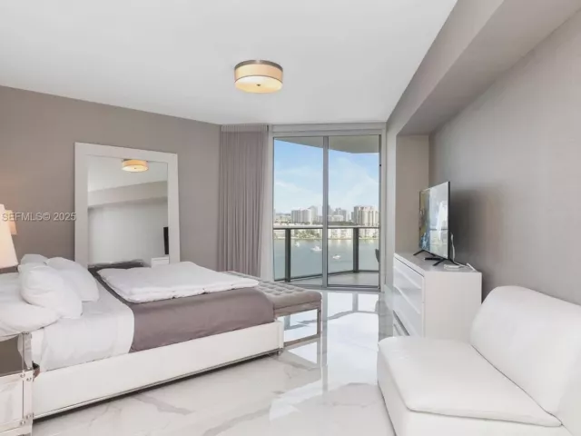 3-bedroom condo for sale in North Miami Beach - 17301 Biscayne Blvd 908 - MondialRealty