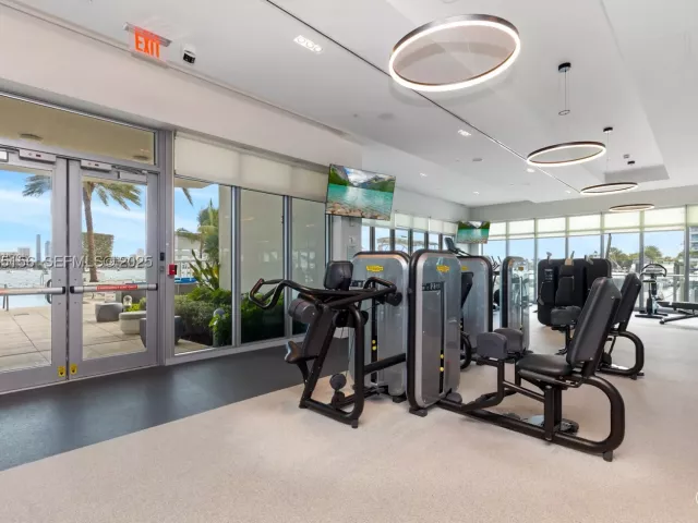 3-bedroom condo for sale in North Miami Beach - 17301 Biscayne Blvd 908 - MondialRealty