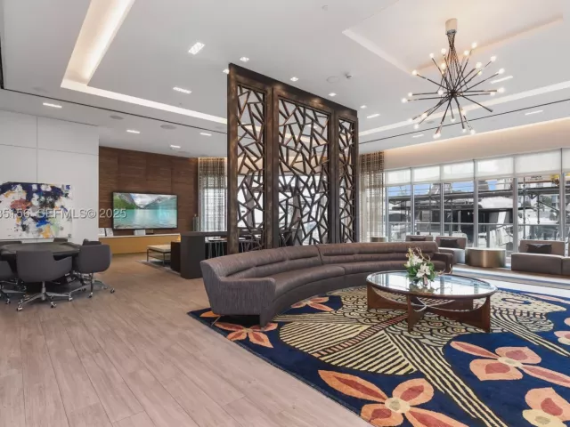 3-bedroom condo for sale in North Miami Beach - 17301 Biscayne Blvd 908 - MondialRealty