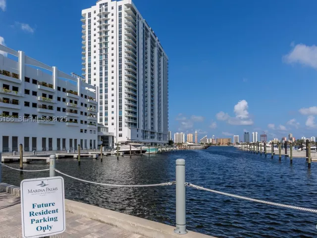 3-bedroom condo for sale in North Miami Beach - 17301 Biscayne Blvd 908 - MondialRealty