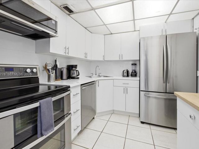 Apartment for sale  Unit #915 - photo 6930873