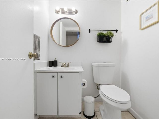 Apartment for sale  Unit #915 - photo 6930879