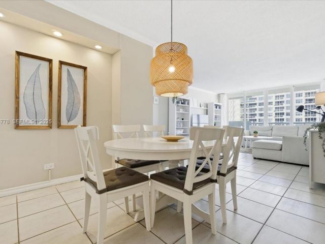 Apartment for sale  Unit #915 - photo 6930882