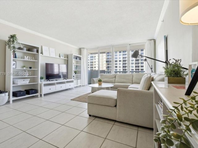 Apartment for sale  Unit #915 - photo 6930883