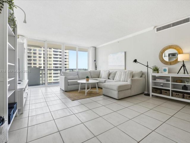 Apartment for sale  Unit #915 - photo 6930884