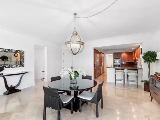 3-bedroom condo for rent in Bal Harbour - 10295 Collins Ave 803 - MondialRealty