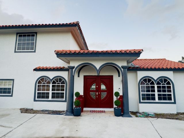 Home for sale at 1412 W 27th Street - photo 6930971