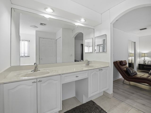 Home for sale at 4162 Winnipeg Way - photo 6933632