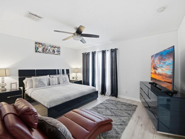 Home for sale at 4162 Winnipeg Way - photo 6933634