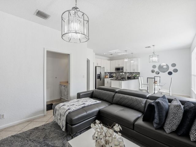 Home for sale at 4162 Winnipeg Way - photo 6933636