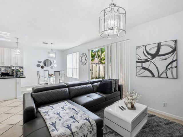 Home for sale at 4162 Winnipeg Way - photo 6933637