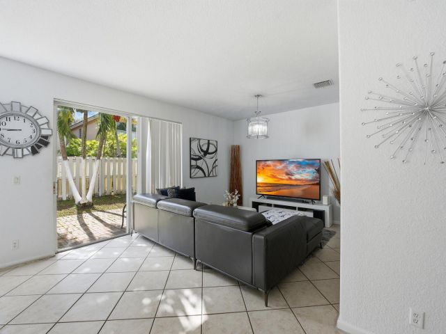 Home for sale at 4162 Winnipeg Way - photo 6933638