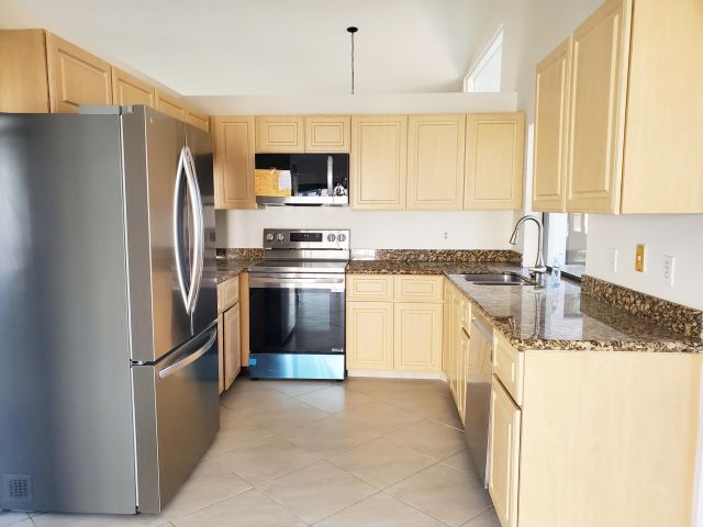 Home for rent at 11897 Sunchase Court - photo 6936413