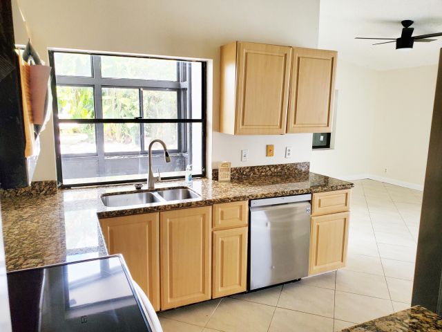 Home for rent at 11897 Sunchase Court - photo 6936414